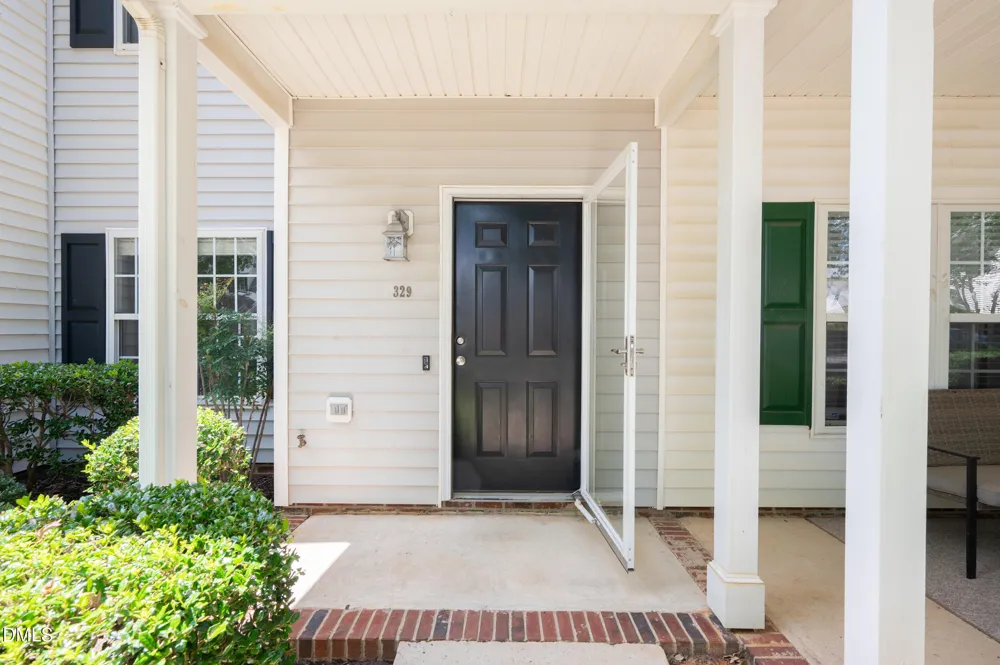 329 Commons Drive Holly Springs, NC 27540