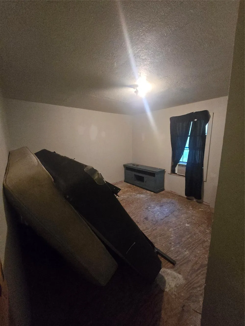 773 The Ole Barney Road Livingston, TX 77351