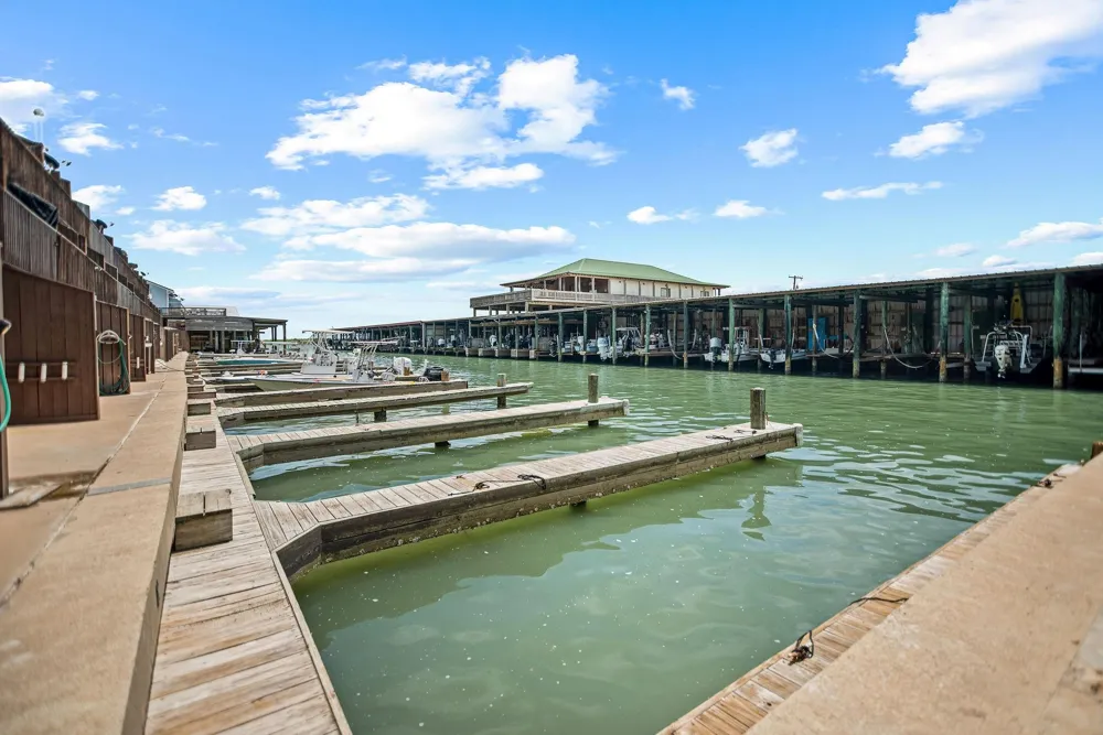 434 15th #16 Port O Connor, TX 77982