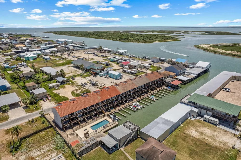 434 15th #16 Port O Connor, TX 77982