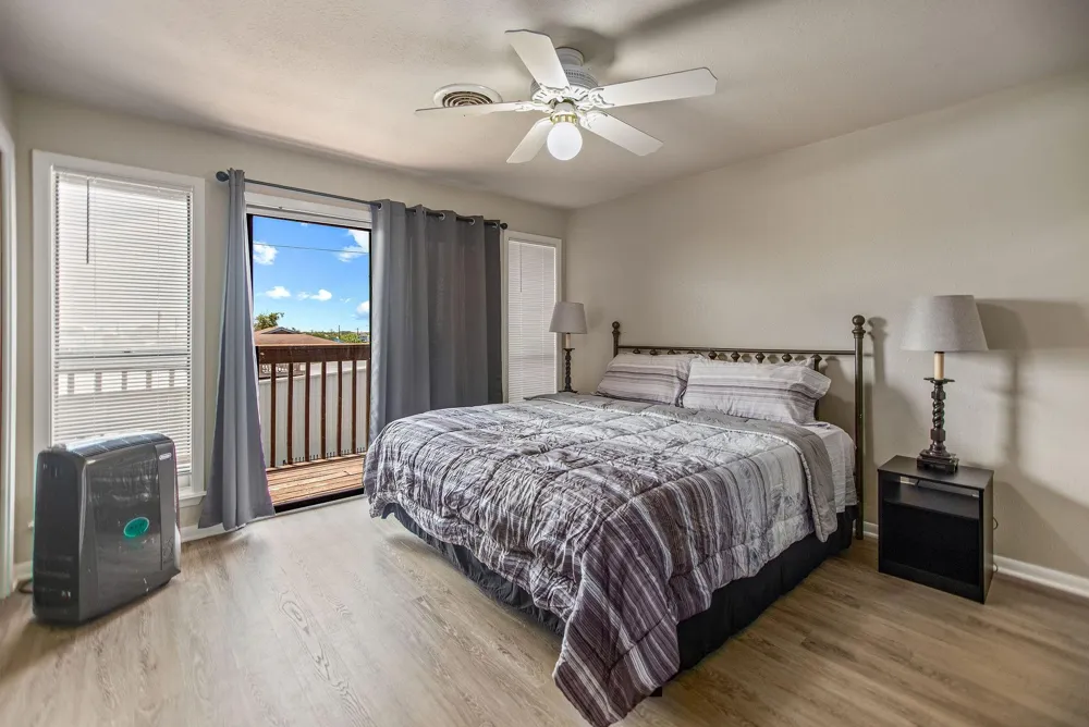 434 15th #16 Port O Connor, TX 77982