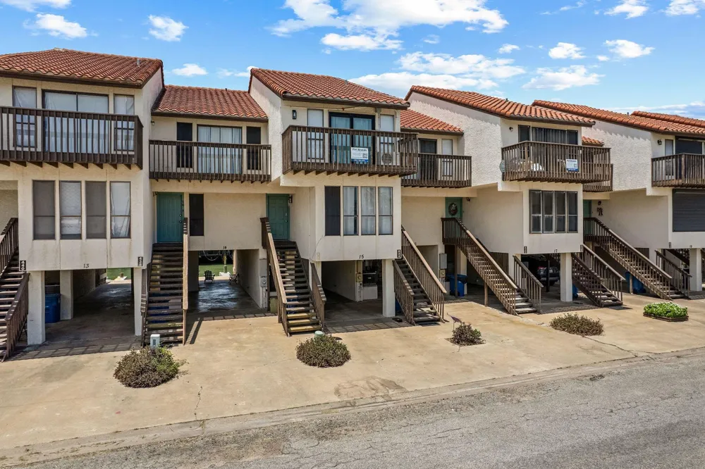 434 15th #16 Port O Connor, TX 77982