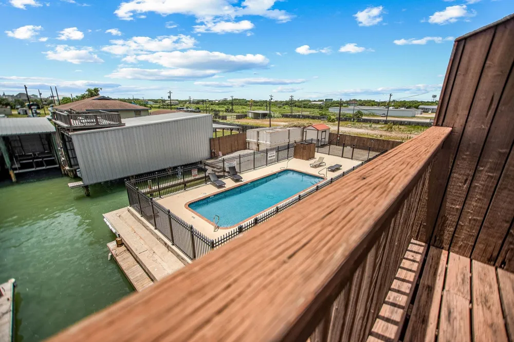 434 15th #16 Port O Connor, TX 77982