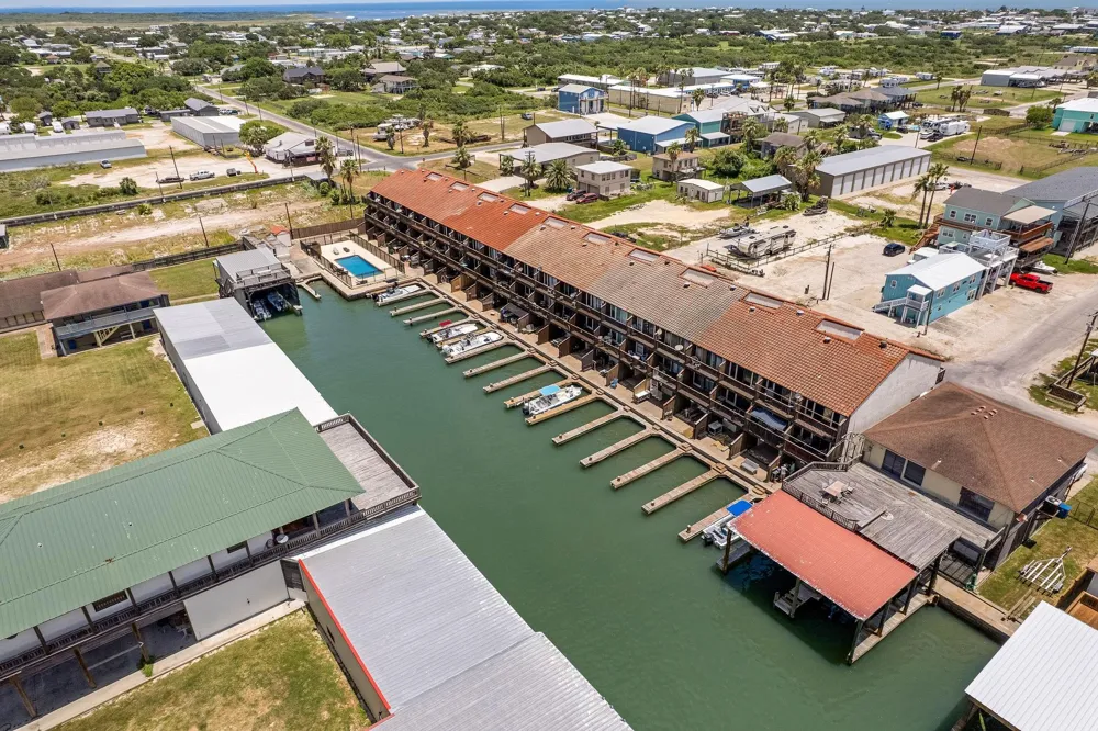 434 15th #16 Port O Connor, TX 77982