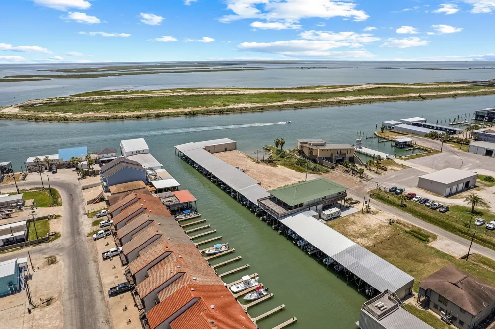434 15th #16 Port O Connor, TX 77982