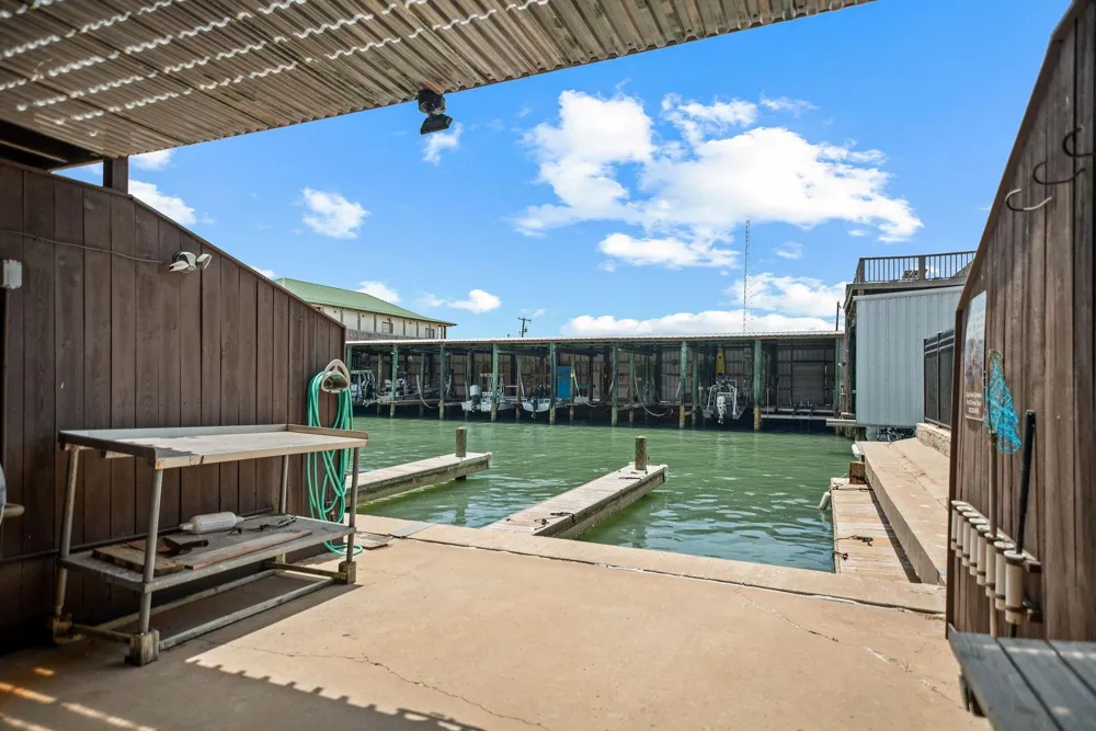 434 15th #16 Port O Connor, TX 77982
