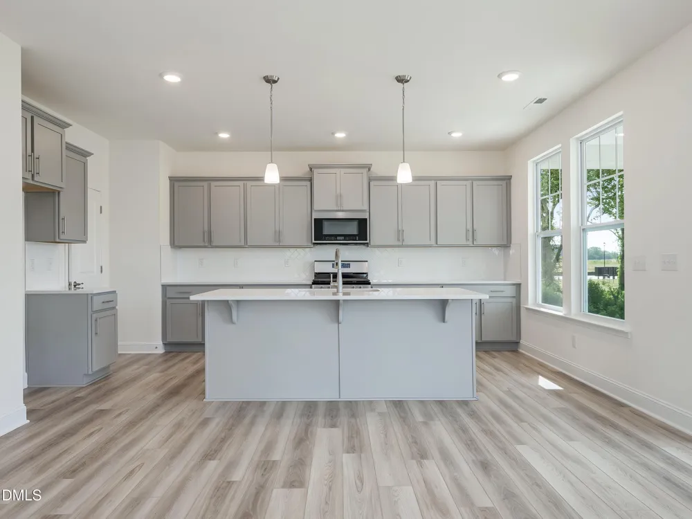 548 Hipwood Drive Zebulon, NC 27597