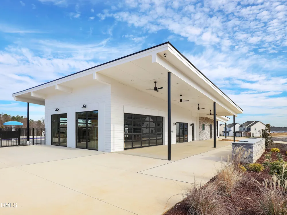 548 Hipwood Drive Zebulon, NC 27597