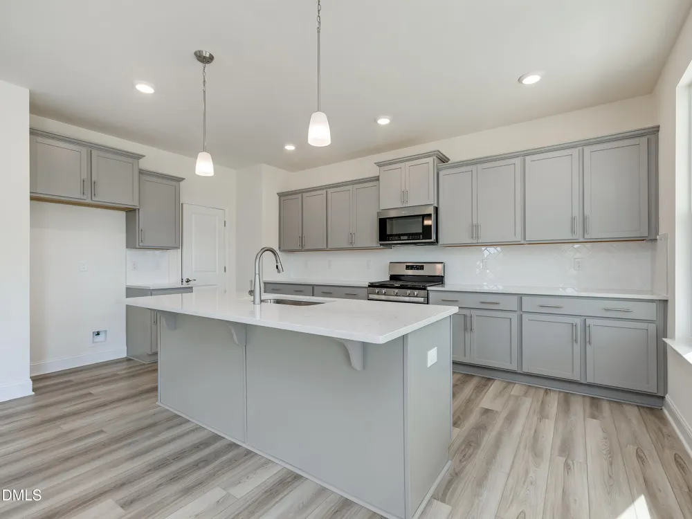 548 Hipwood Drive Zebulon, NC 27597