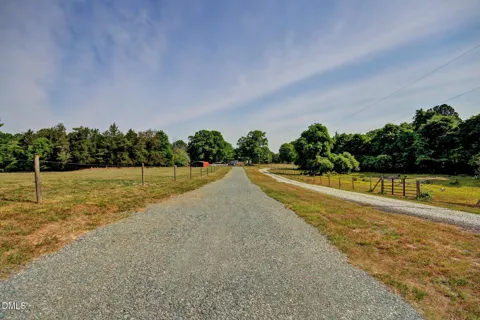 000 Rumley Road