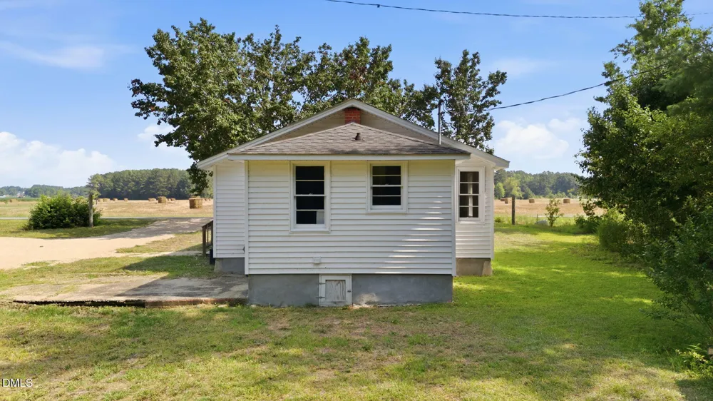 895 Stewart Road Four Oaks, NC 27524