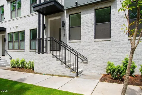 119 Franklin Street #100