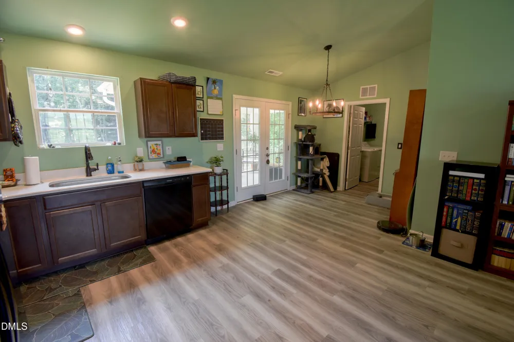 5789 Pine Street Bailey, NC 27807