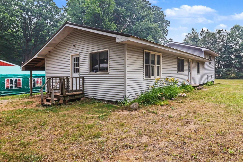 4994 E Madison Road Walkerville, MI 49459