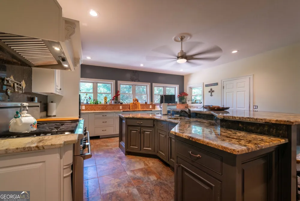 69 Greystone DR Cleveland, GA 30528