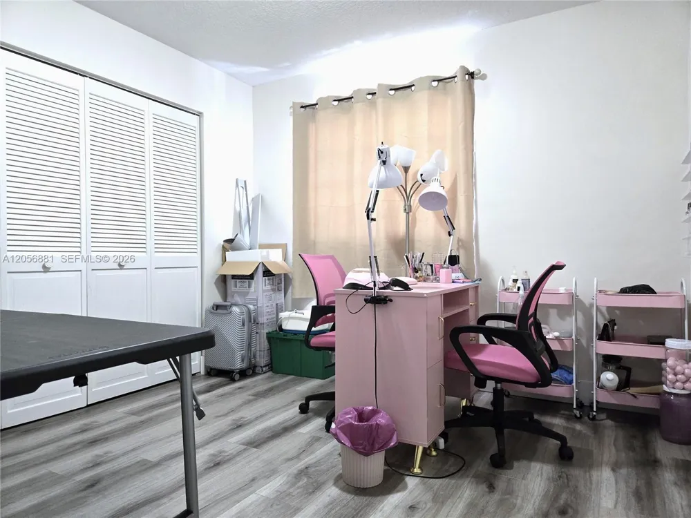 12423 NW 7th Ln Miami, FL 33182