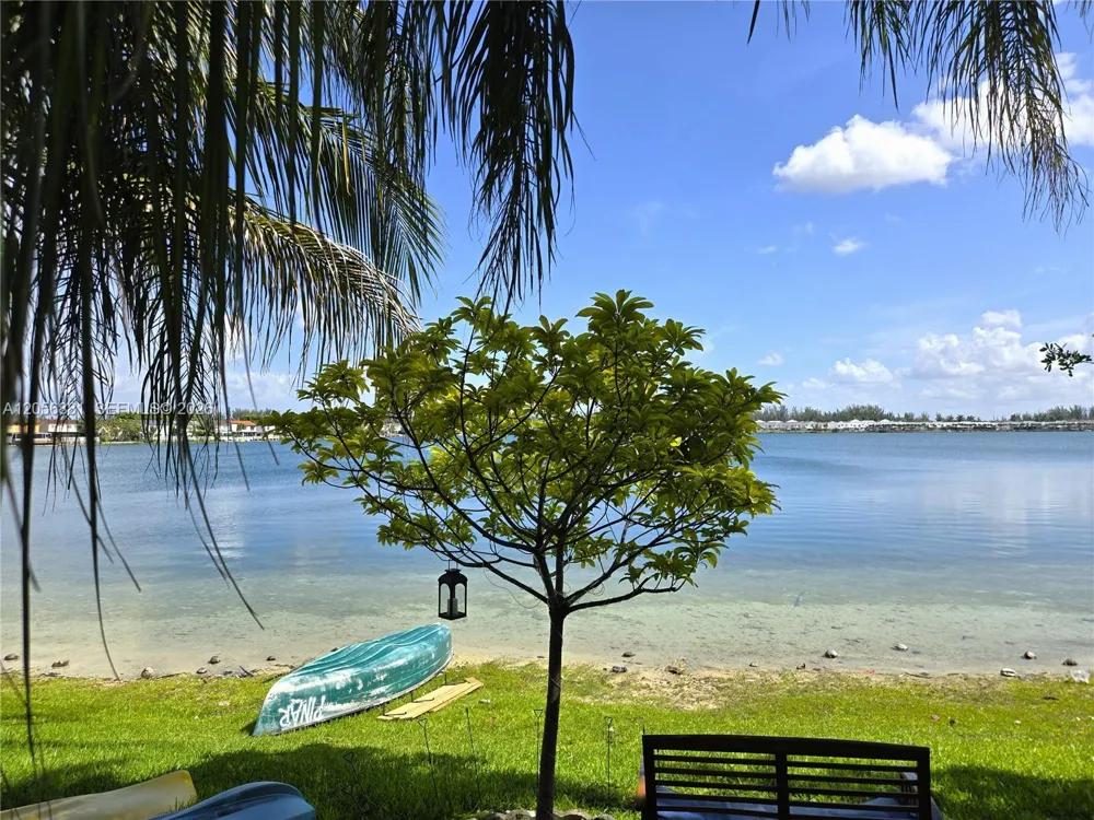 12423 NW 7th Ln Miami, FL 33182