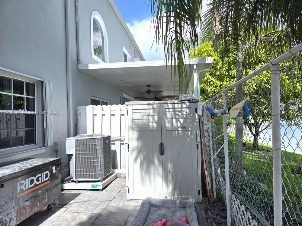 12423 NW 7th Ln Miami, FL 33182
