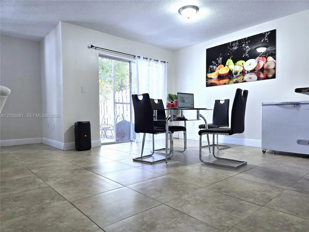 12423 NW 7th Ln Miami, FL 33182