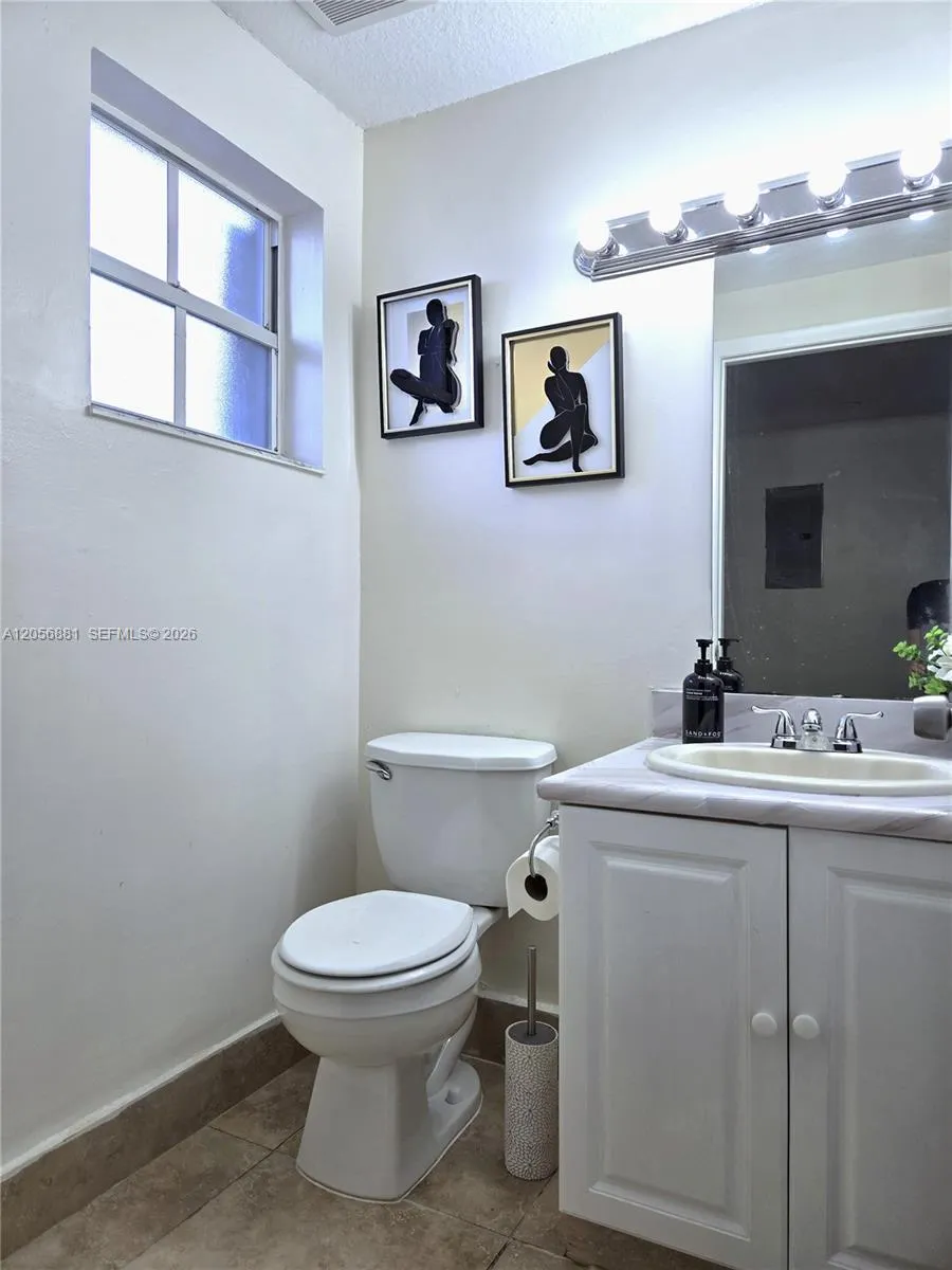 12423 NW 7th Ln Miami, FL 33182