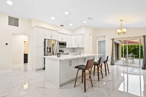 4498 Dogwood Circle