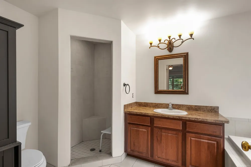 8313 Pine Creek Drive Shelby Charter Township, MI 48316