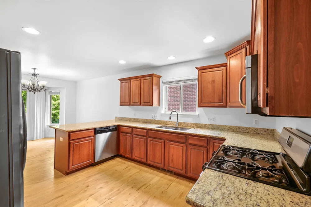 8313 Pine Creek Drive Shelby Charter Township, MI 48316