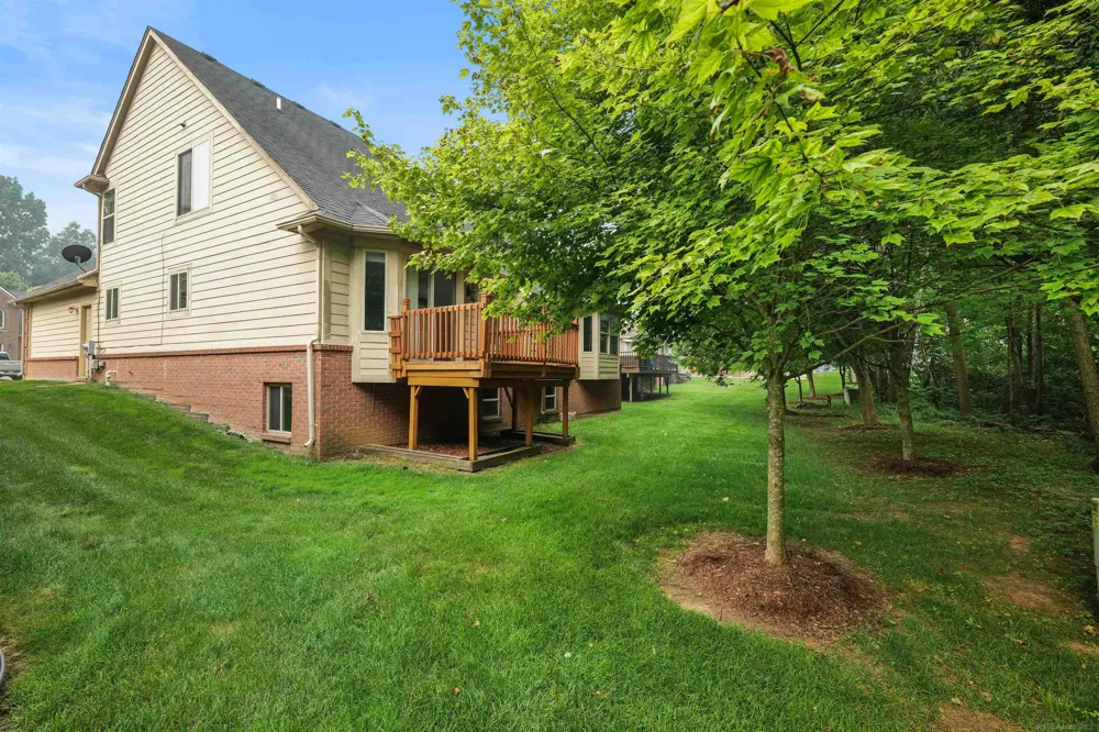 8313 Pine Creek Drive Shelby Charter Township, MI 48316