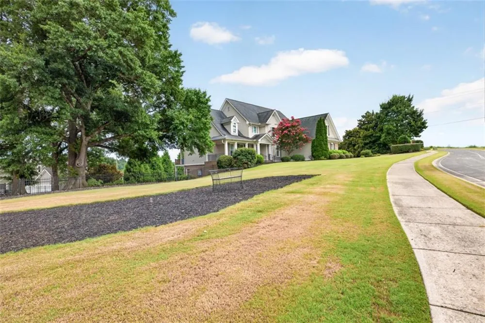5704 Avalon Commons Way Clermont, GA 30527