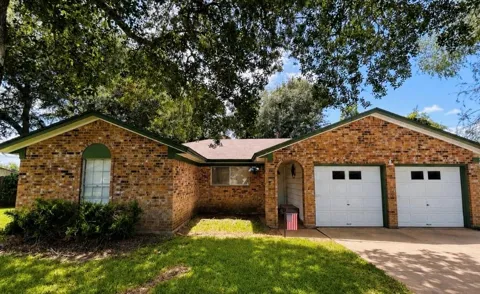 2 Travis Court