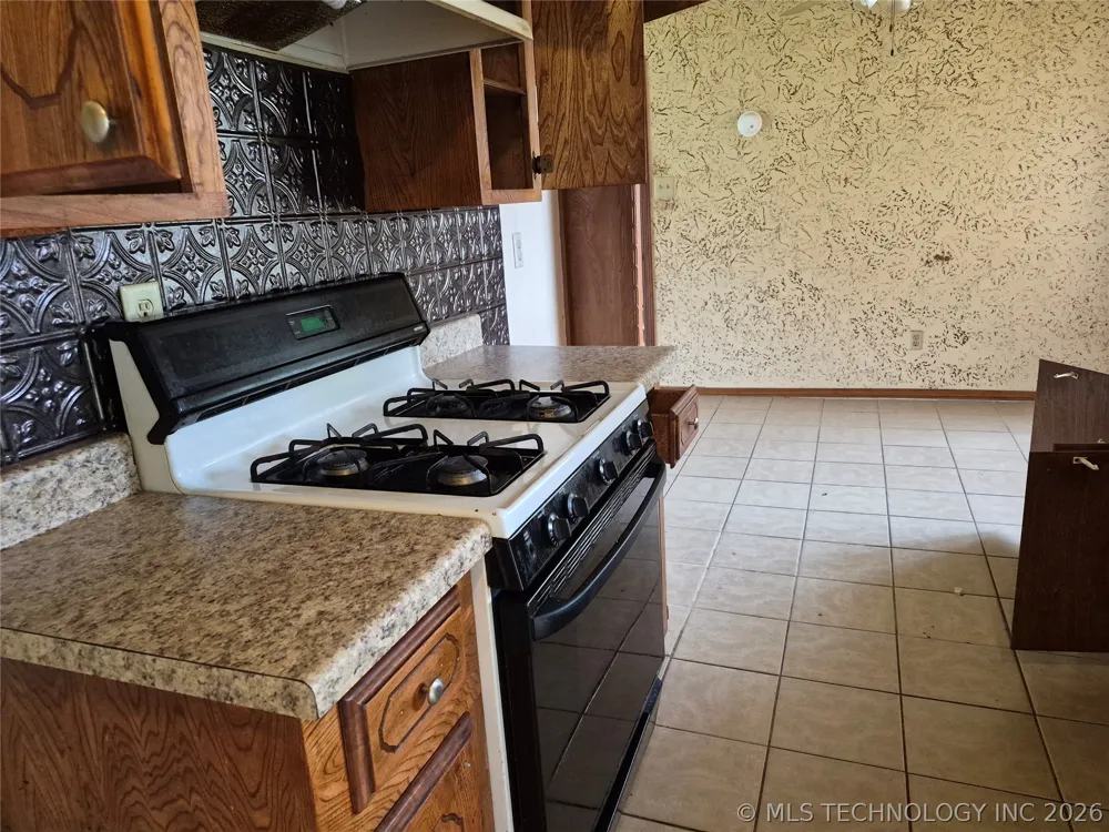 1418 E 1st Street Okmulgee, OK 74447