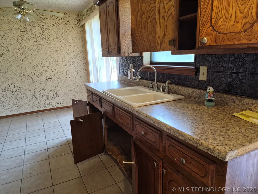 1418 E 1st Street Okmulgee, OK 74447