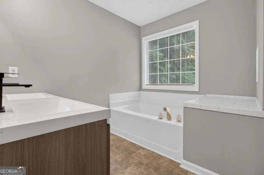 2364 Fallbrook CT Duluth, GA 30096