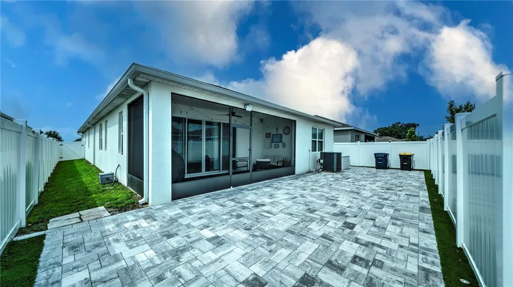 1228 MATTIE POINTE BOULEVARD Auburndale, FL 33823
