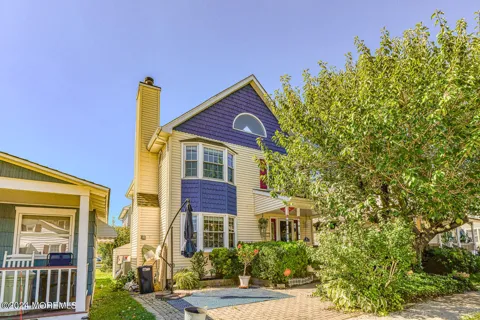 82 Inskip Avenue