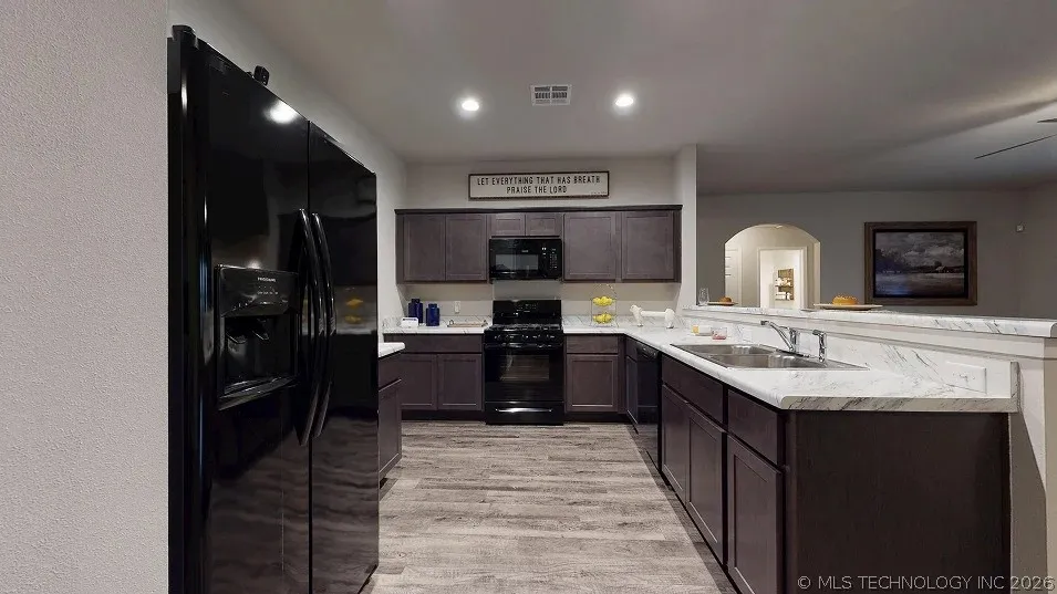 7025 S Lions Avenue Broken Arrow, OK 74011