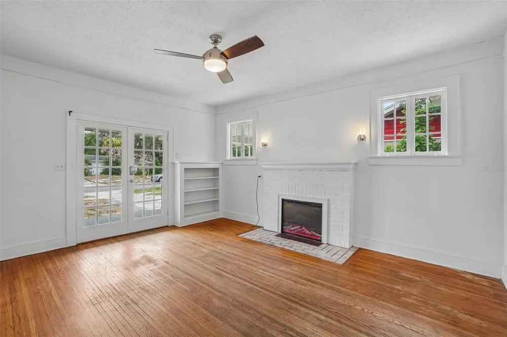 1533 E ELM ROAD Lakeland, FL 33801