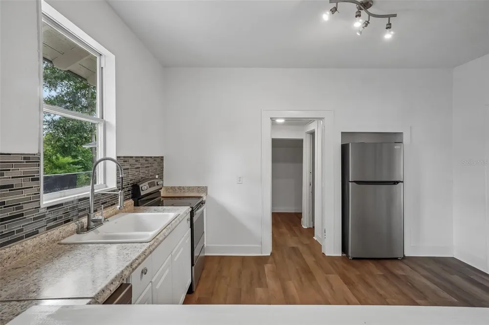 1533 E ELM ROAD Lakeland, FL 33801