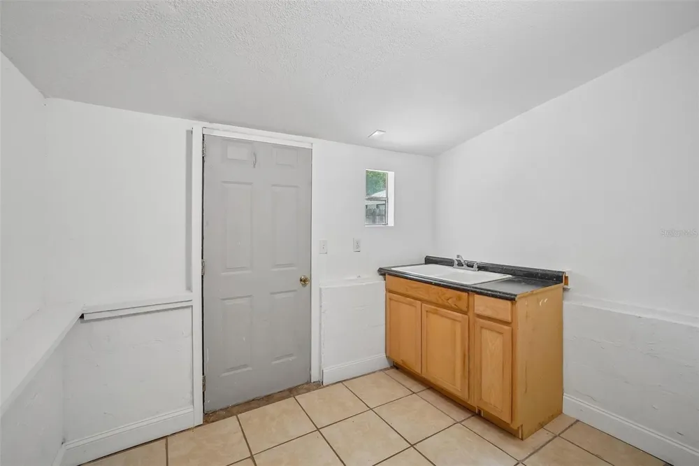 1533 E ELM ROAD Lakeland, FL 33801