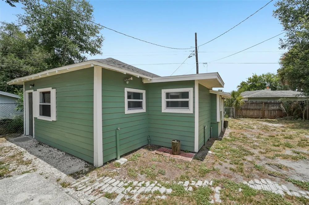 1533 E ELM ROAD Lakeland, FL 33801