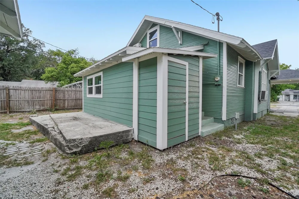 1533 E ELM ROAD Lakeland, FL 33801