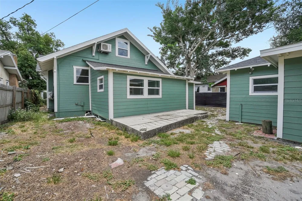 1533 E ELM ROAD Lakeland, FL 33801
