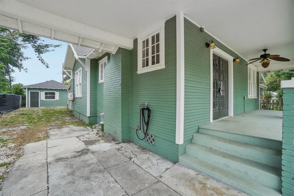 1533 E ELM ROAD Lakeland, FL 33801