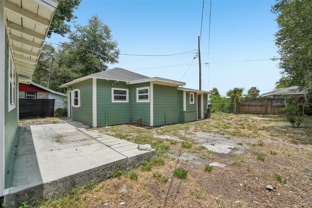 1533 E ELM ROAD Lakeland, FL 33801