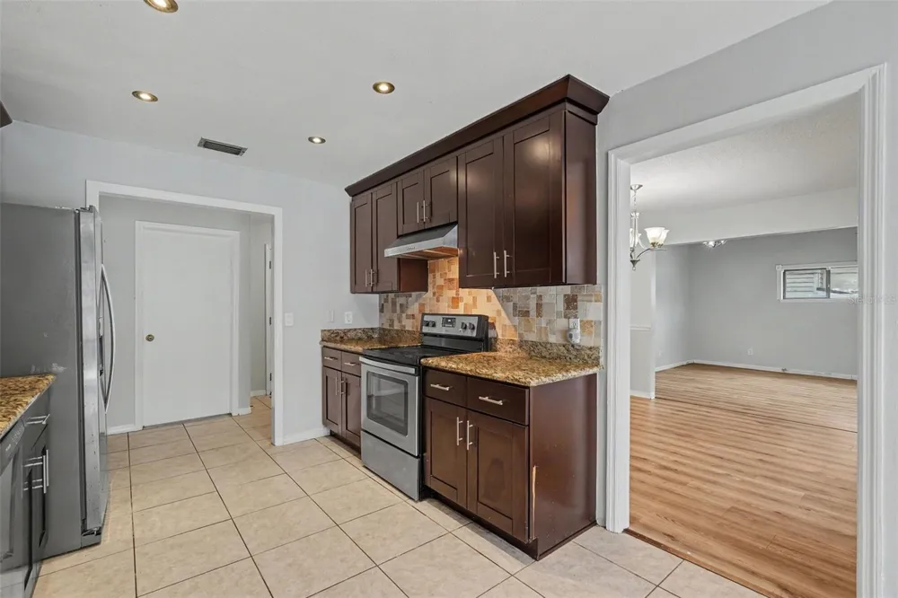 10906 AUTUMN OAK PLACE Tampa, FL 33618