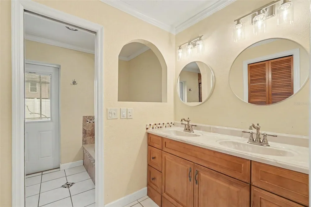 10906 AUTUMN OAK PLACE Tampa, FL 33618