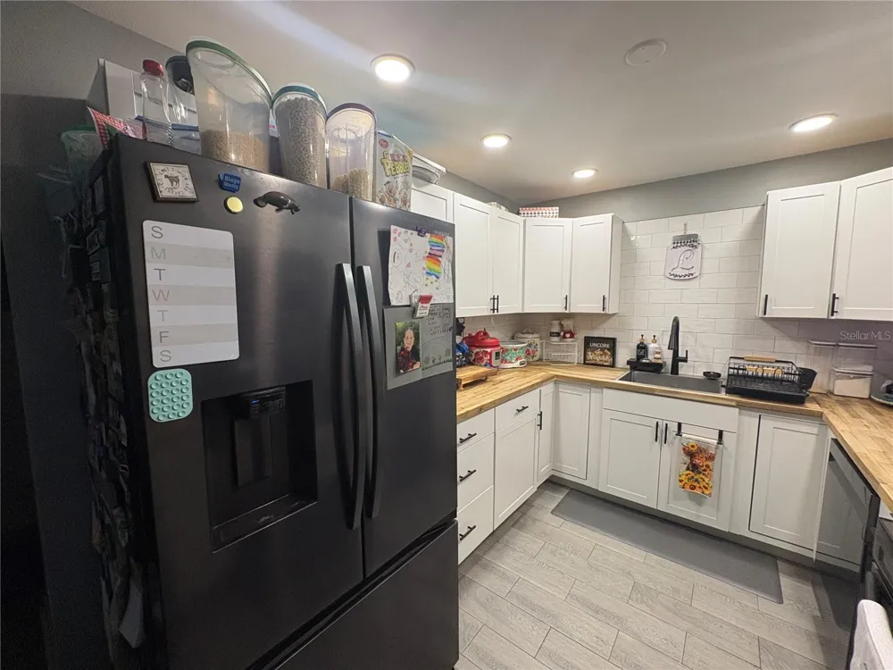 9216 ABBOT DRIVE Citrus Springs, FL 34434