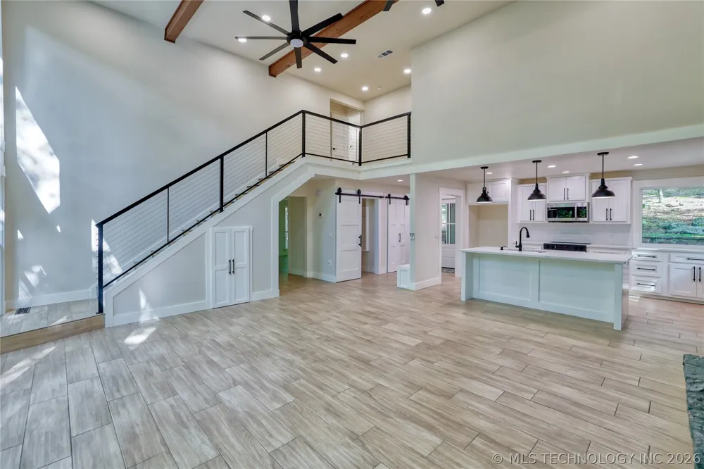 1296 Robin Hood Eufaula, OK 74432