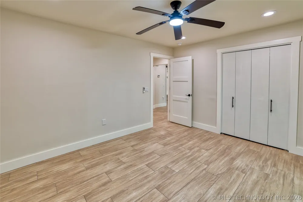 1296 Robin Hood Eufaula, OK 74432