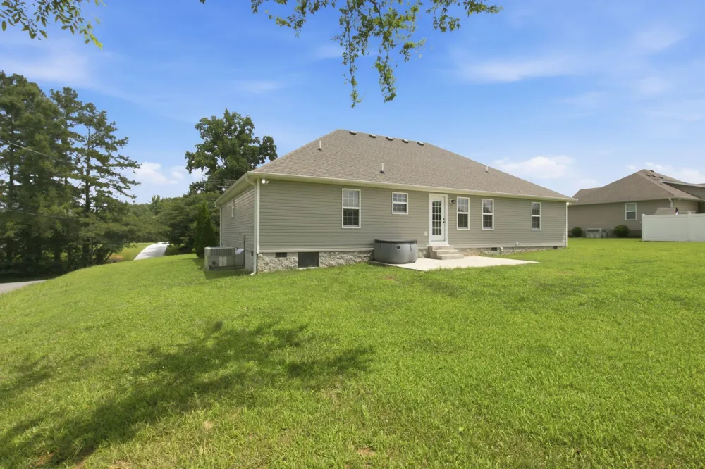 95 Luttrell Dr Winchester, TN 37398
